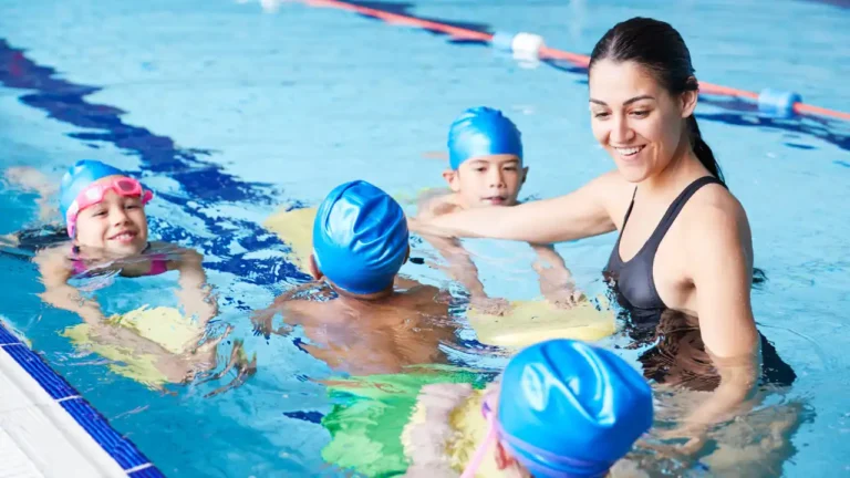 Nauka pływania dla dzieci w roku szkolnym